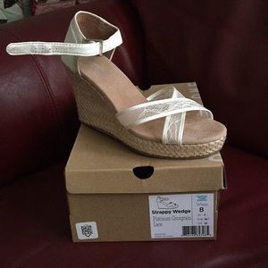 Toms bridal wedge sz 8
